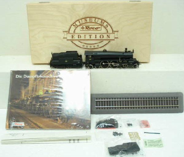 Roco 43330 2-6-4 Steam Locomotive & Track W/Display Box