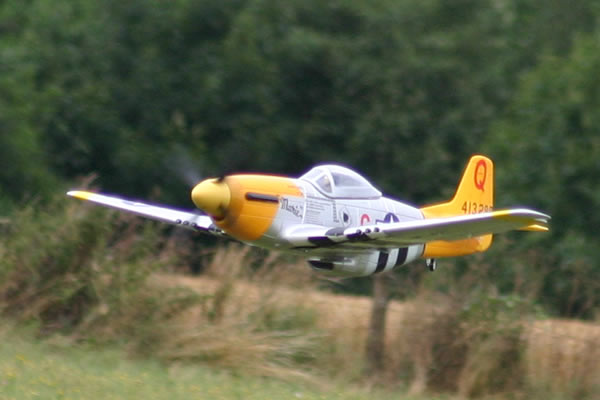 FMS WWII P-51D Mustang V2 Electric ARF Aircraft (Retract Landing