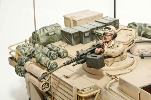 Hobby Engine M1 Abrams Battle RC Tank - Desert Camouflage - Πατήστε στην εικόνα για να κλείσει