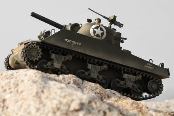 (image for) VsTank US WWII M4A3 Sherman (105mm Howitzer) 1/24 Scale Infrared