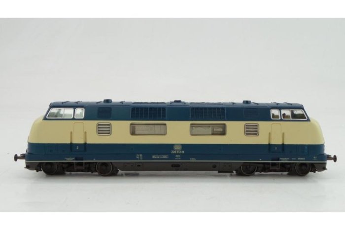 (image for) Roco 43524 Diesel Locomotive Series 220 012-9 DB - Used model