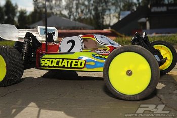 (image for) Proline BullDog Clear Body for the Associated B4.1 +8mm