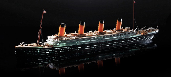 Academy 1/700 R.M.S. Titanic & LED Set # 14220 - Plastic Model K - Click Image to Close