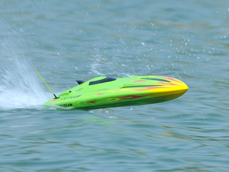 Outlaw Jr.Obl ARTR Brushless RC Boat - Green