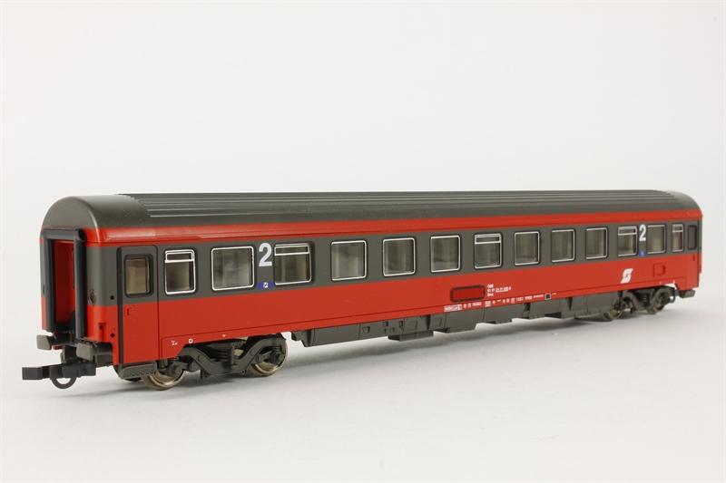 Roco 54241 IC Second Class Coach in OBB livery - Used model