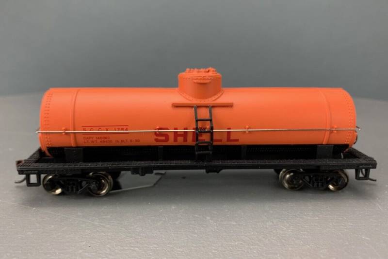 Bachmann 17834 HO Gauge Single Dome Tank Car Shell - Used