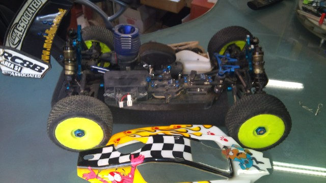 Team Associated RC8B (ΜΕΤΑΧΕΙΡΙΣΜΕΝΟ)