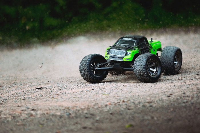 ARRMA GRANITE BLX 1/10 2WD MONSTER TRUCK RTR - Click Image to Close