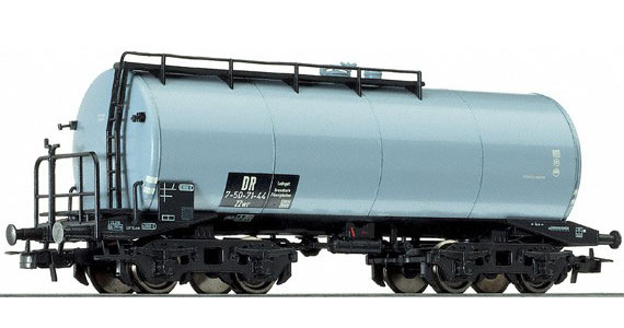 Liliput Tank Wagon in DR livery