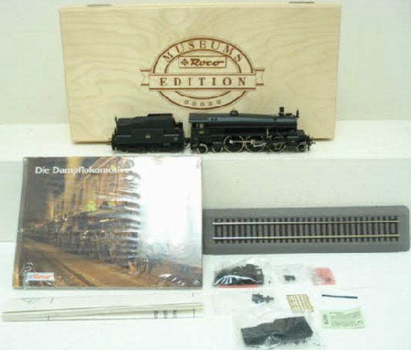 Roco 43330 2-6-4 Steam Loco. & Track W/Display Box