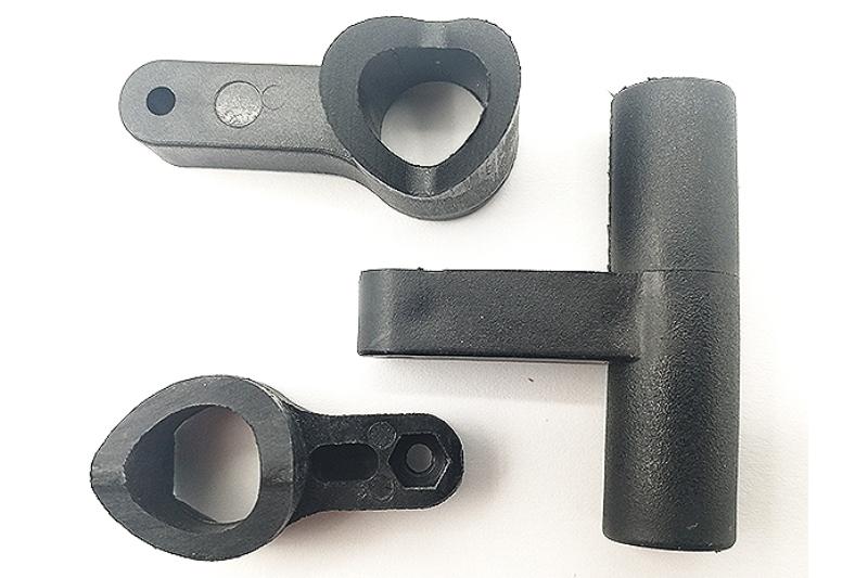 FTX DR8 NYLON STEERING ARMS