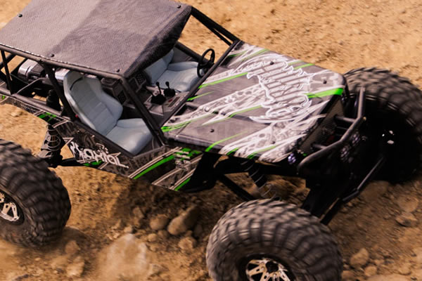 Axial Wraith RTR 1/10th Scale Electric 4WD Rock Racer - Click Image to Close