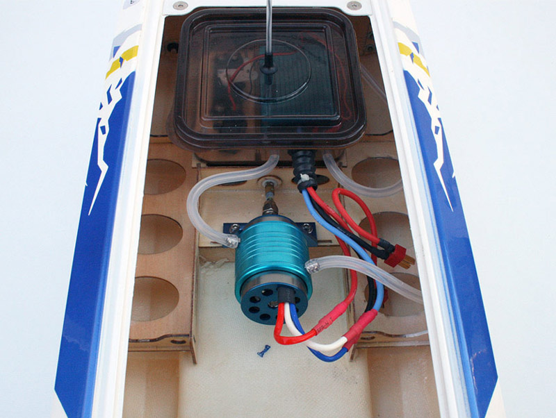 BLACKJACK 26 Brushless RTR - Catamaran - Click Image to Close