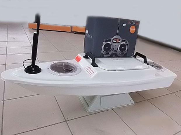 RC Boat for Fishing - Click Image to Close