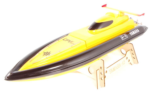 Yamaha A5 Fibreglass Electric Radio Controlled Boat